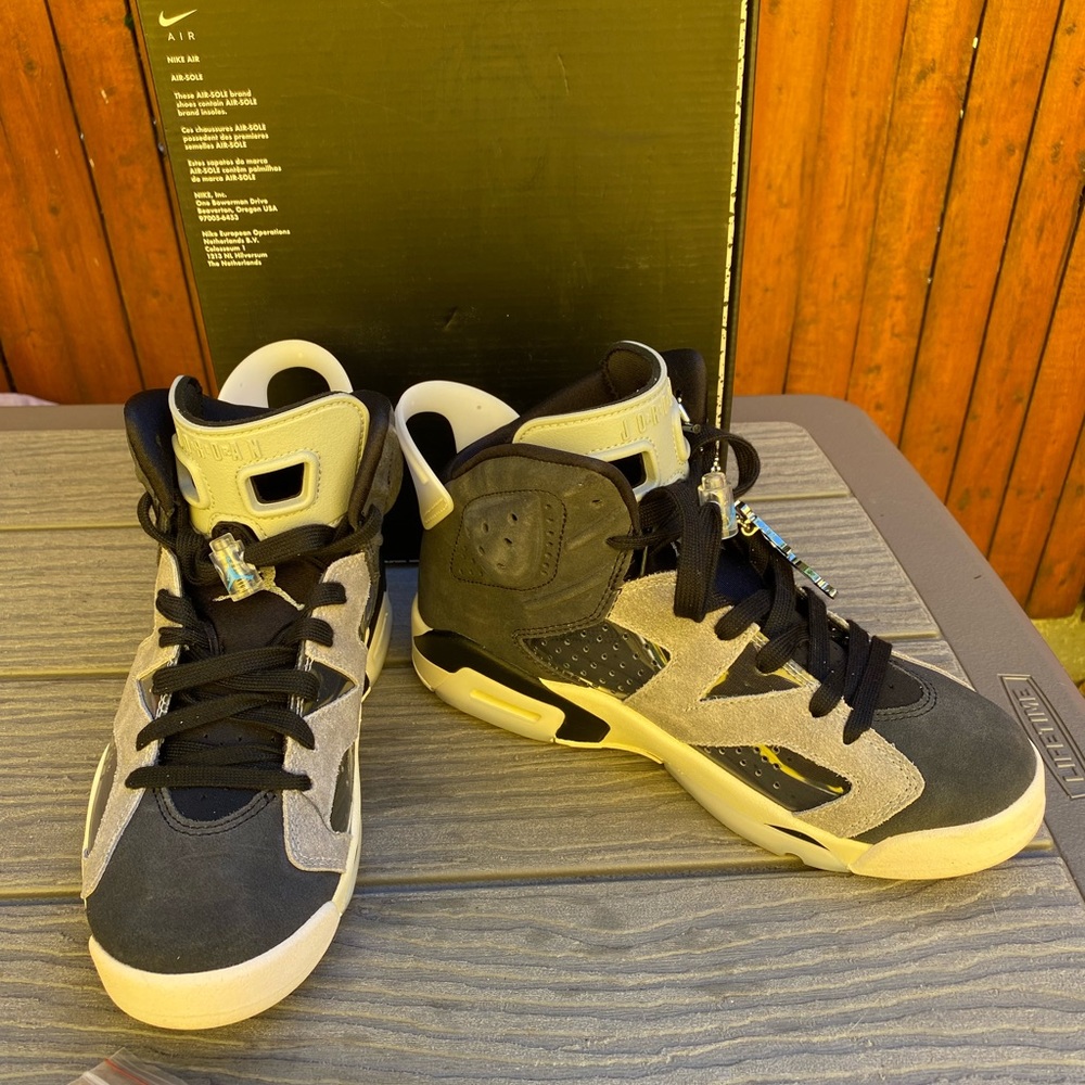 Jordan’s, Nike, Size 7. Grey, Black, White. Brand new